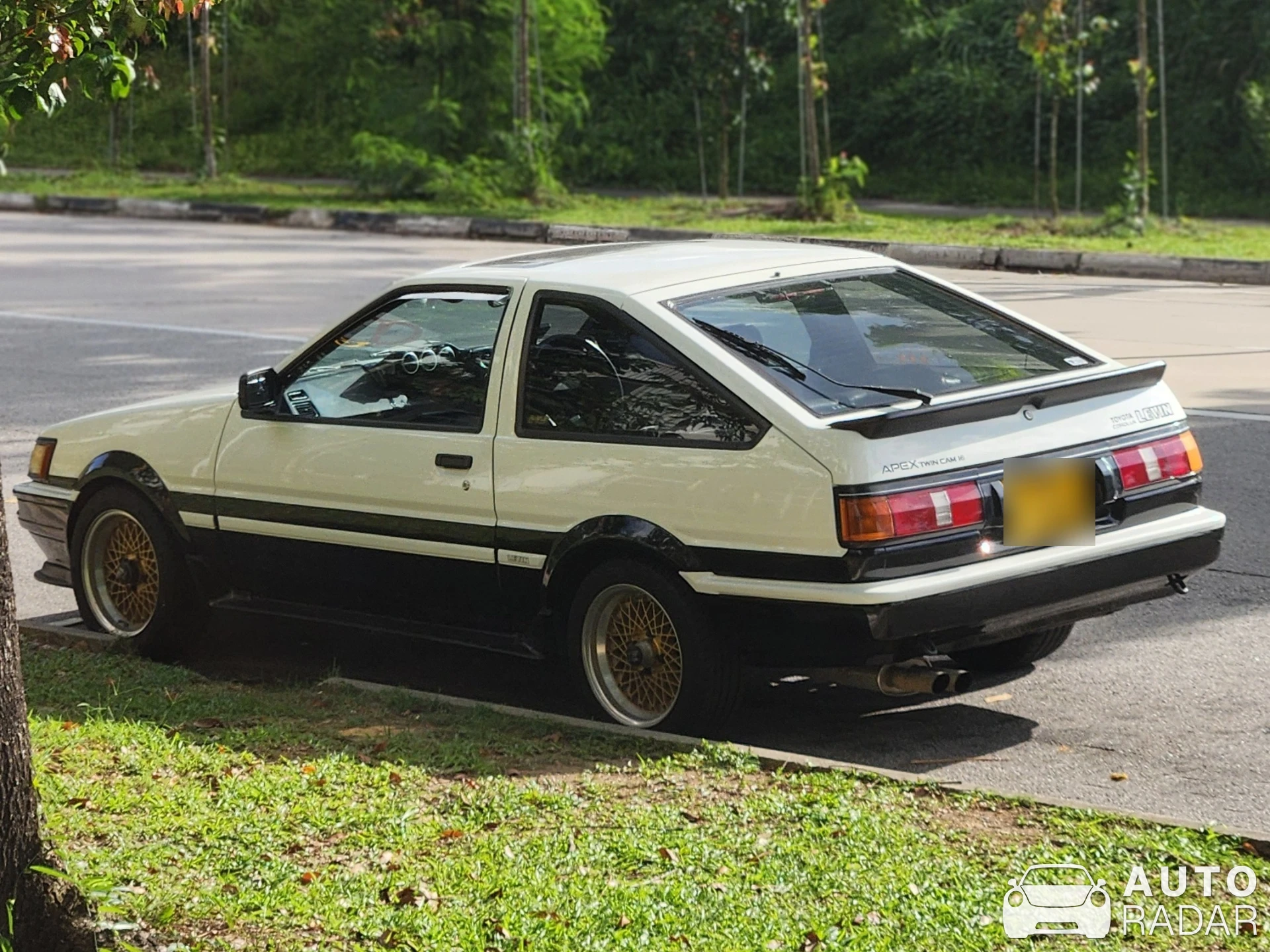 Toyota Corolla E80 spotted in Singapore