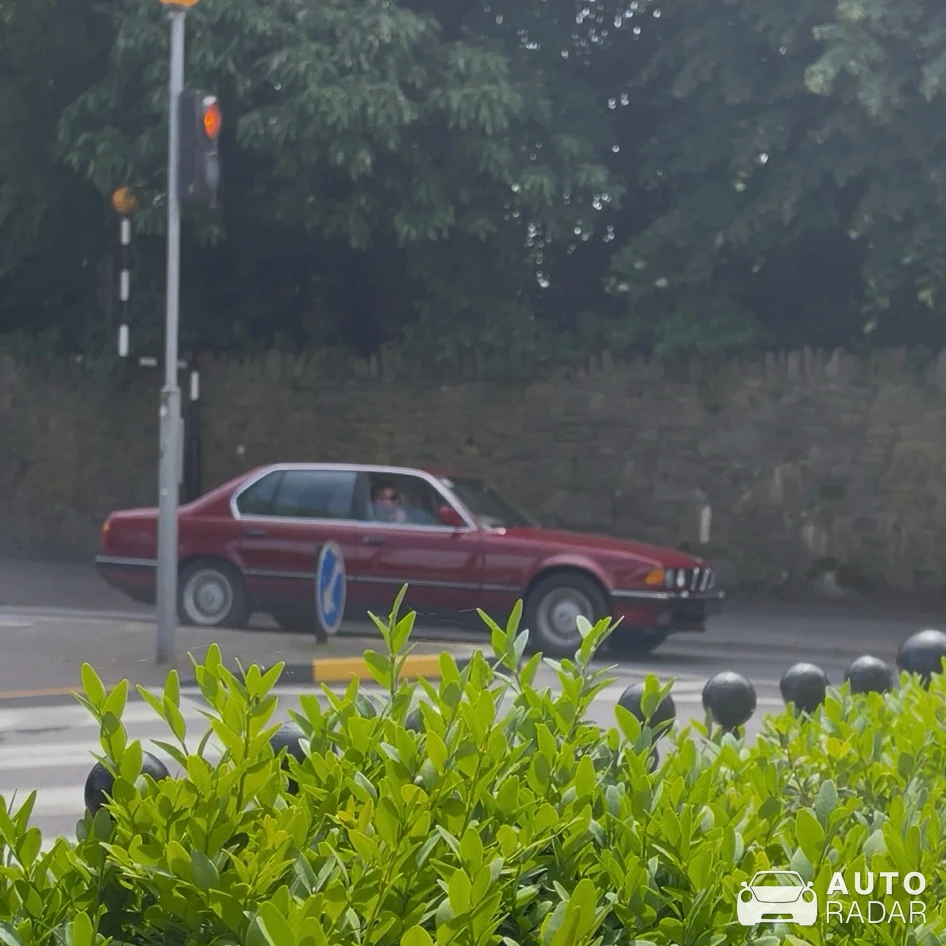 BMW 7 Series E32 spotted in Killarney