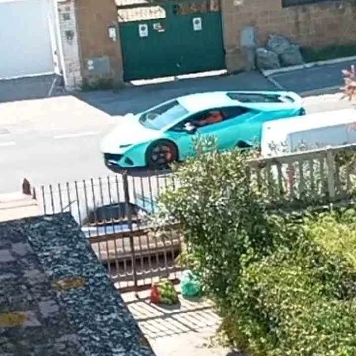Lamborghini Huracán LP640-4 EVO spotted in Marina di Ardea, Italia