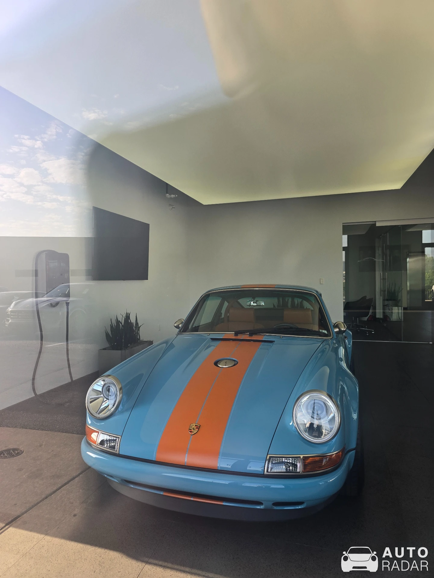 Singer 911 spotted in Maplewood