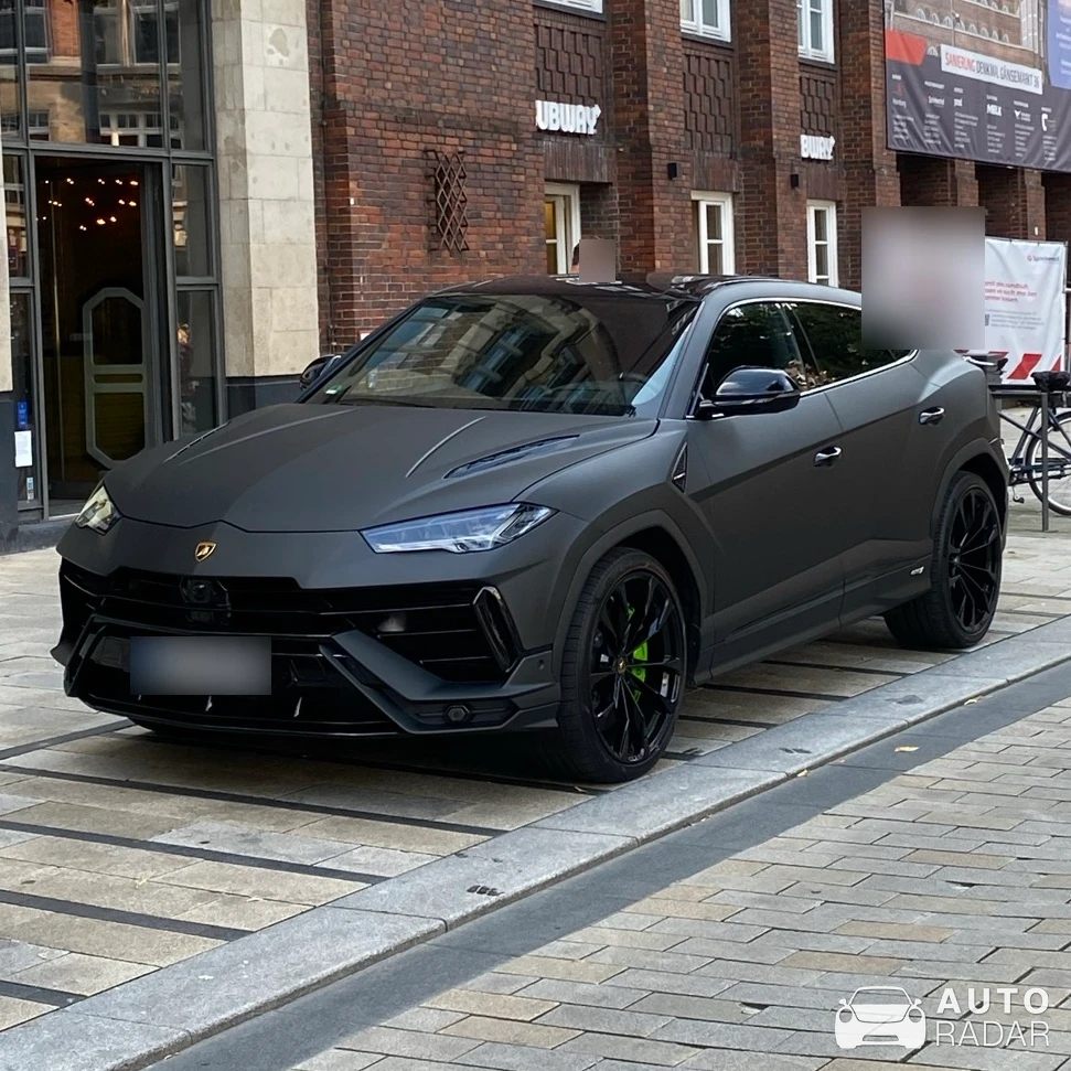 Lamborghini Urus S spotted in Hamburg