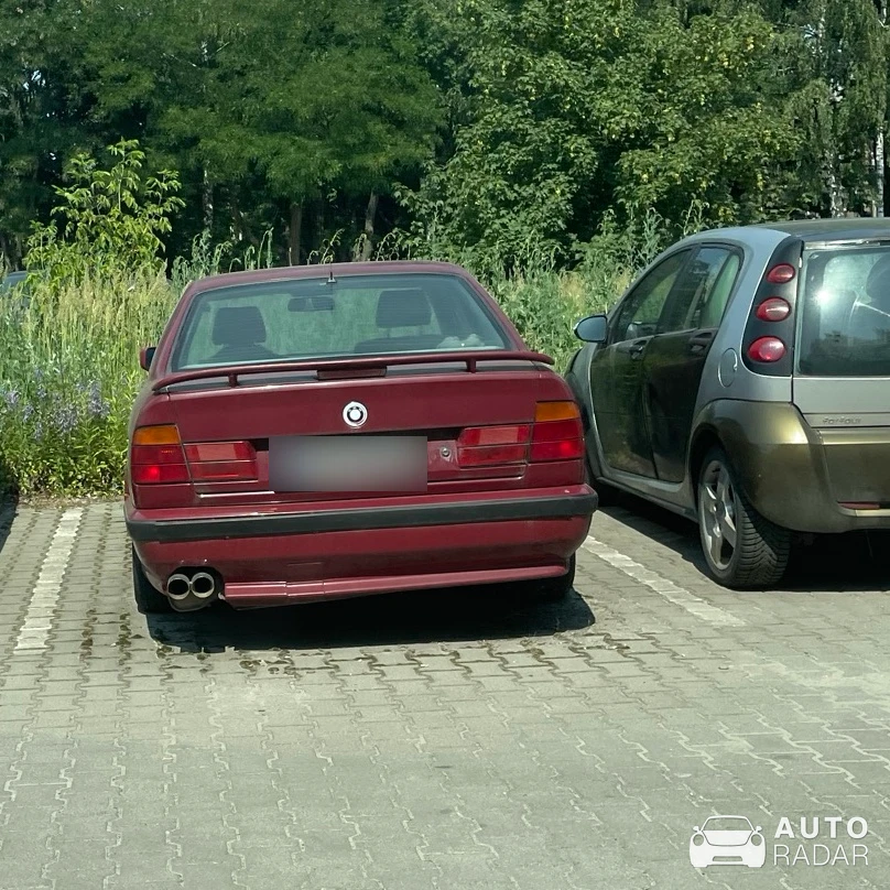 BMW 7 Series E32 spotted in Zgierz