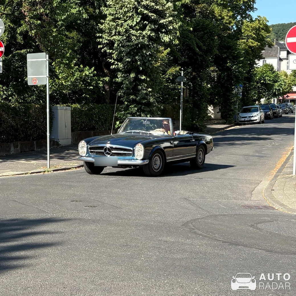 Mercedes-Benz 280SL W113 spotted in Bad Honnef