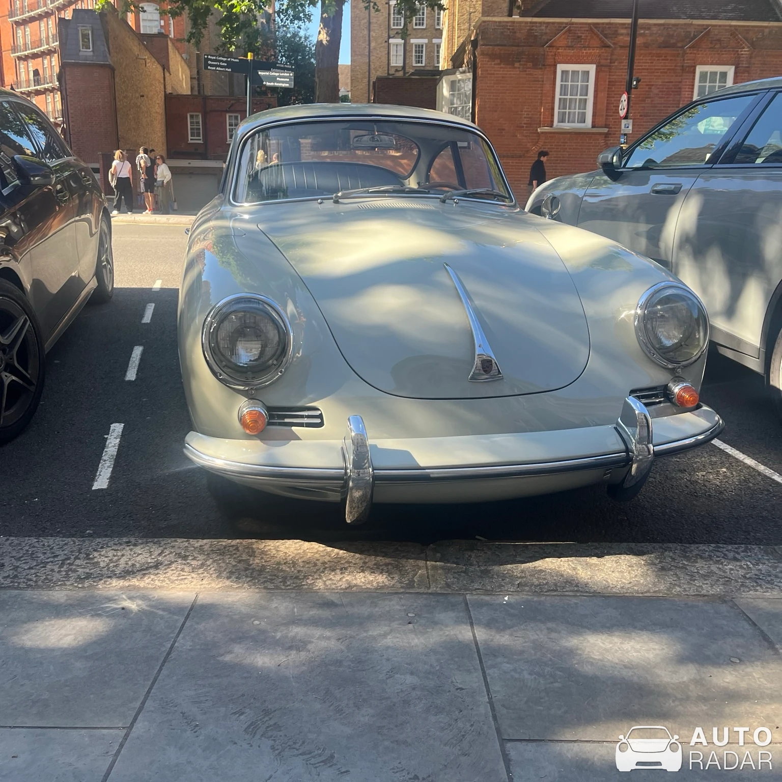 Porsche 356 SC spotted in Luton