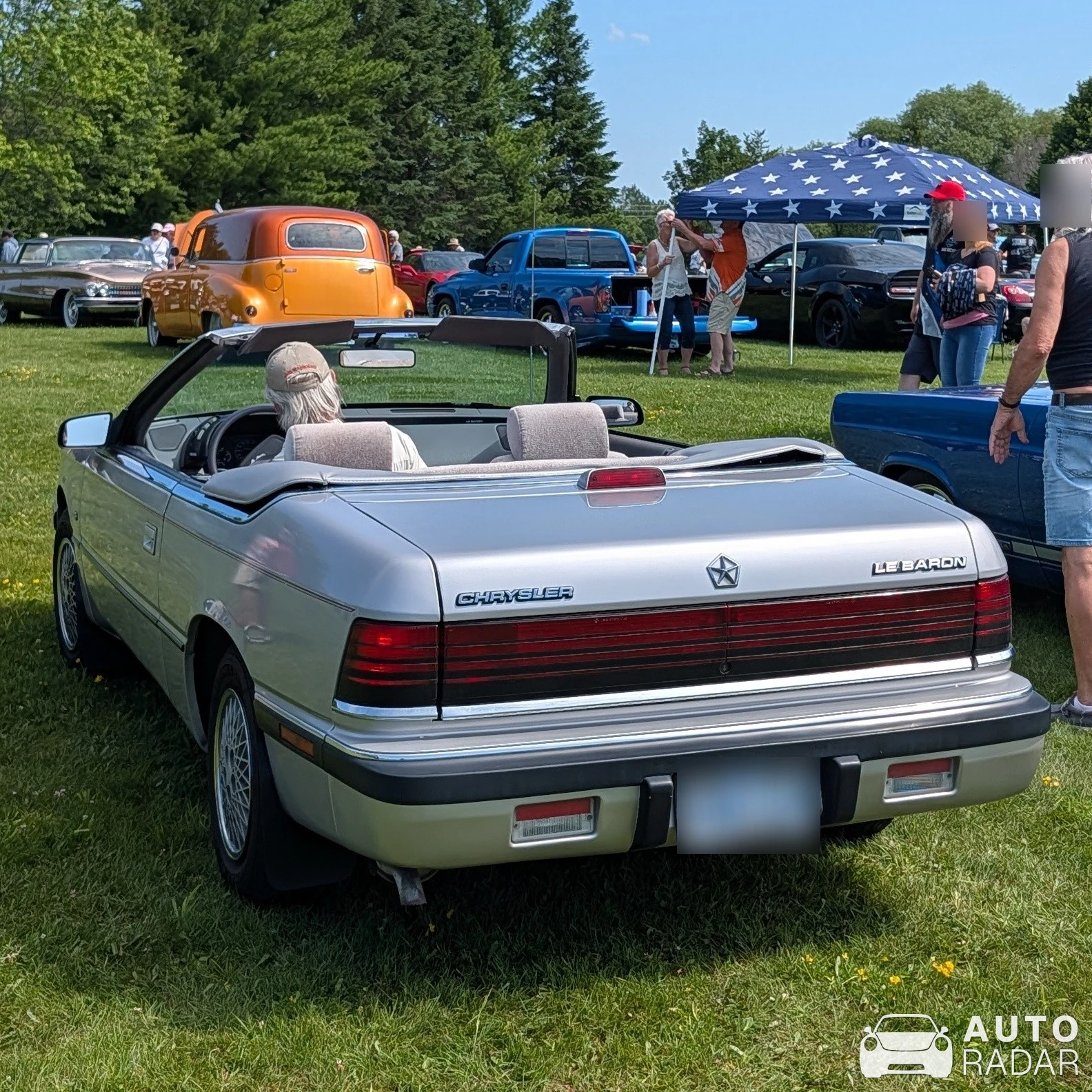 Chrysler LeBaron spotted in Merrickville