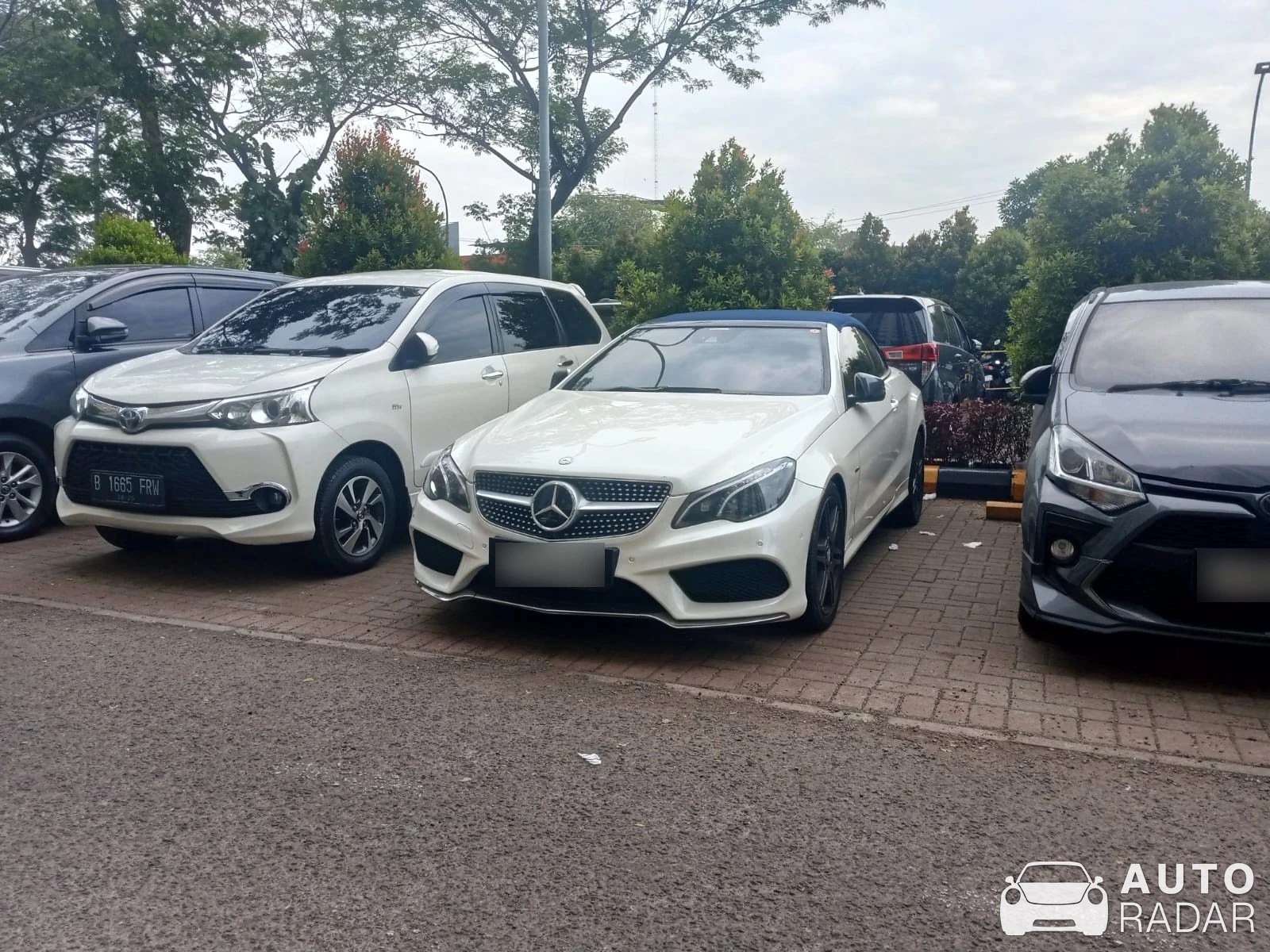 Mercedes-Benz E-Klasse Cabriolet A207 2013 spotted in Bekasi