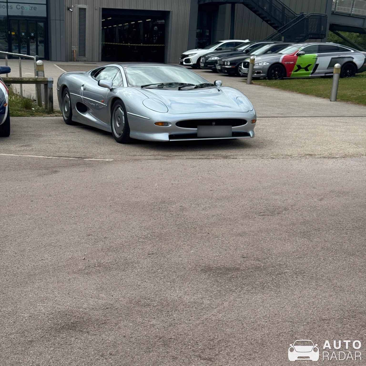 Jaguar XJ220 spotted