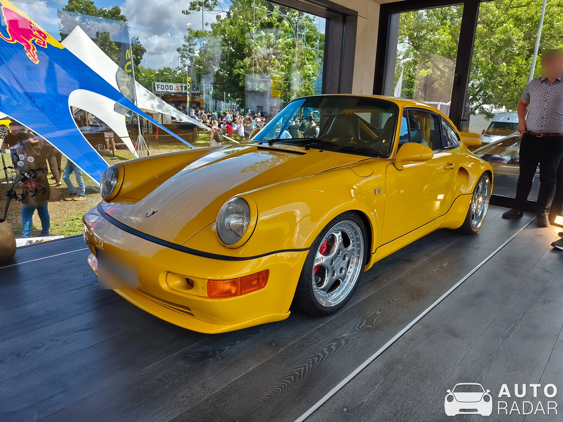 Porsche 964 Turbo S 3.6 spotted in München