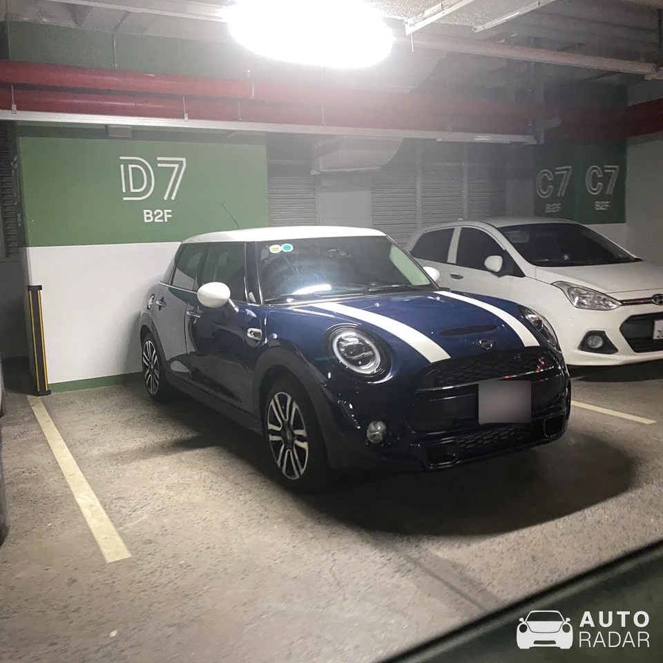 Mini F56 Cooper S spotted in Hanoi