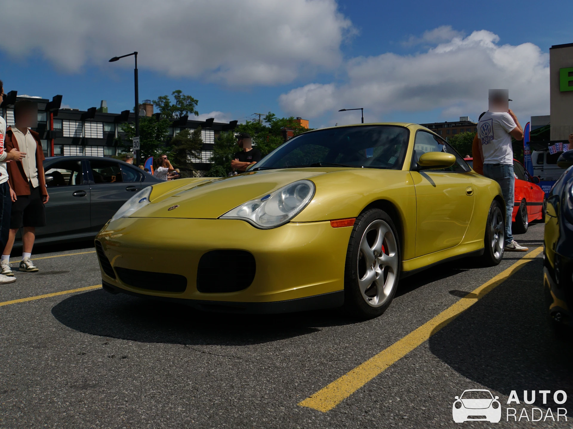 Porsche 996 Carrera 4S spotted in Montréal
