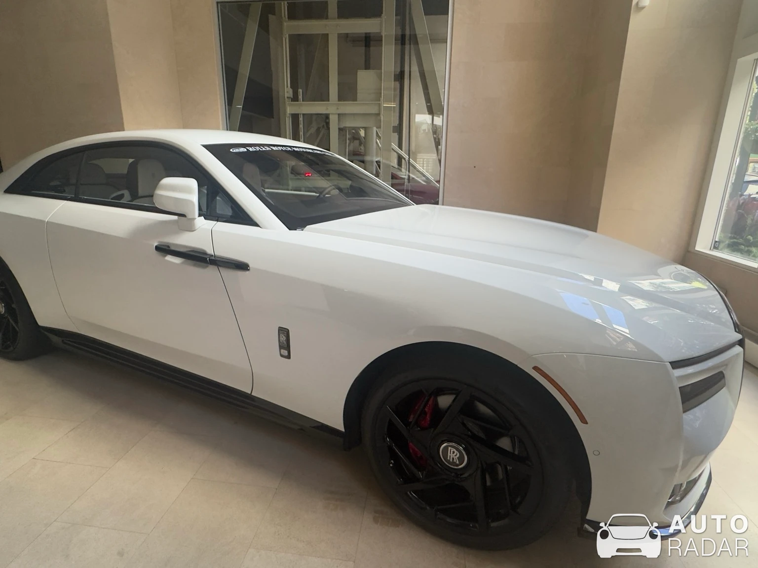 Rolls-Royce Spectre spotted in Chicago