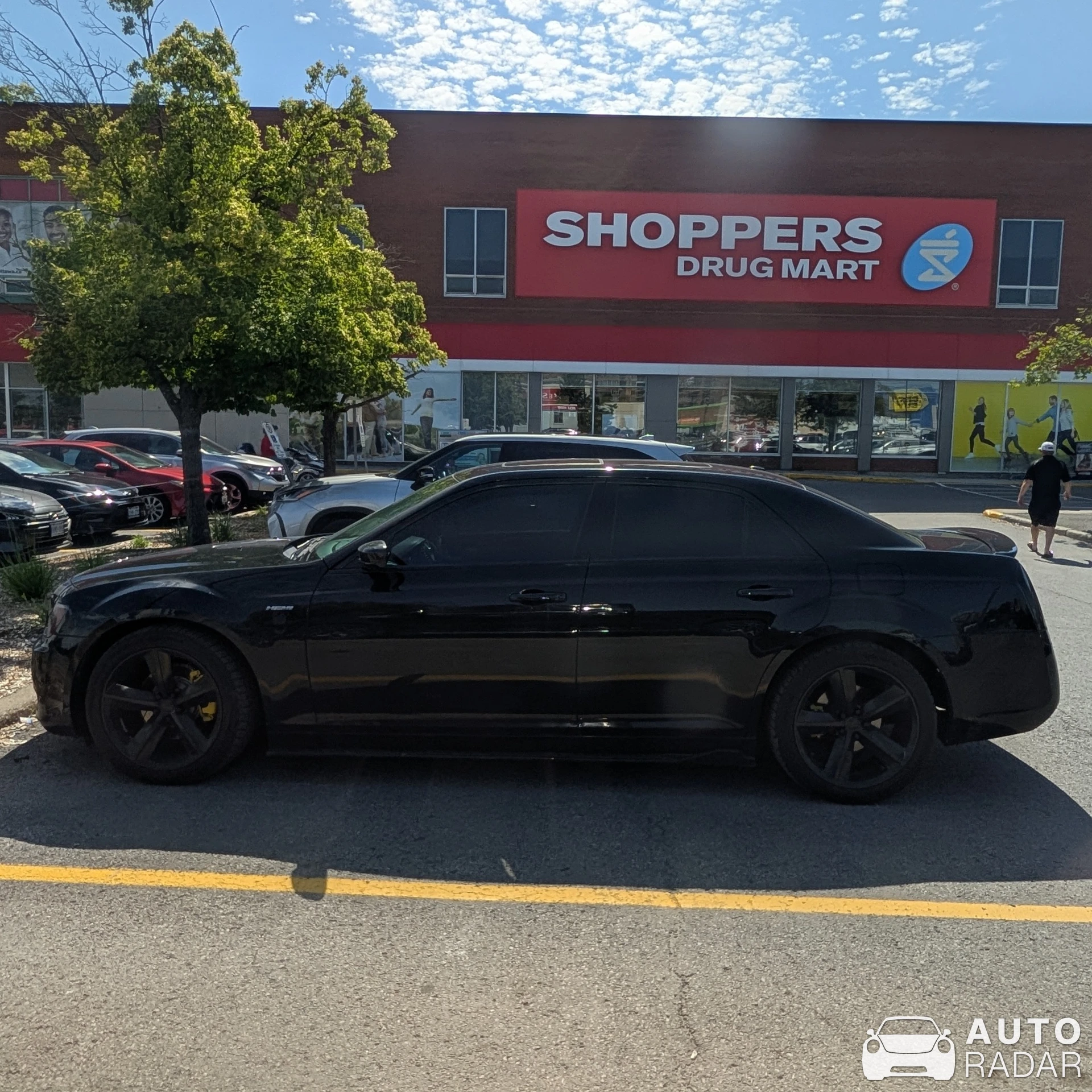 Chrysler 300C spotted in Nepean