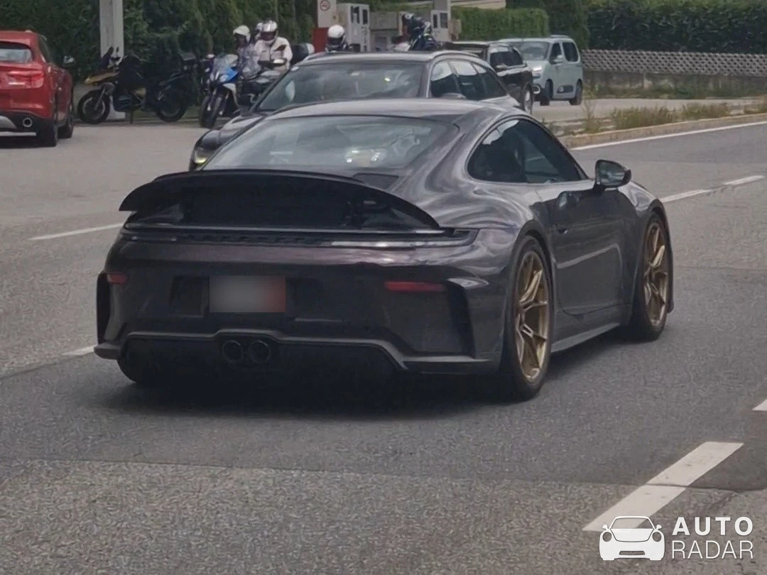 Porsche 992 GT3 Touring MkI spotted in Serfaus