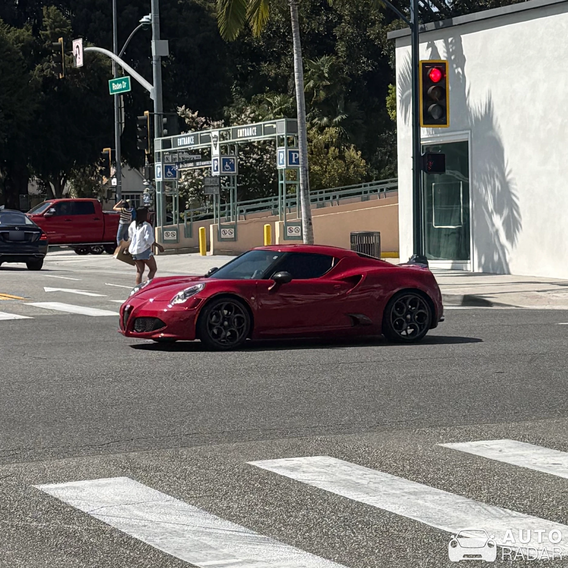 Alfa Romeo 4C Coupé spotted in Beverly Hills