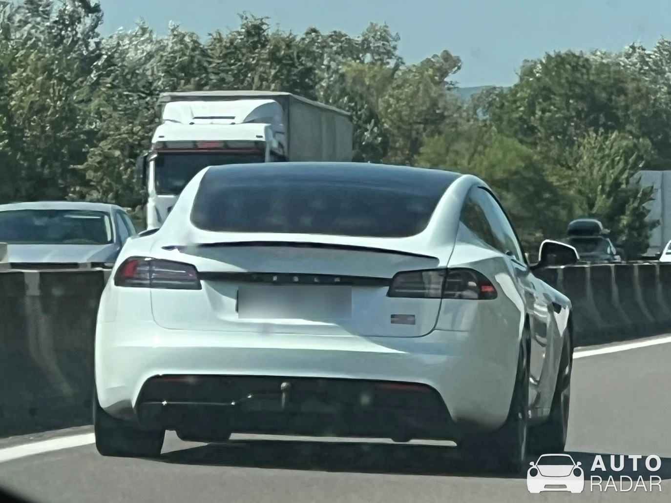 Tesla Model S spotted in Mondragon