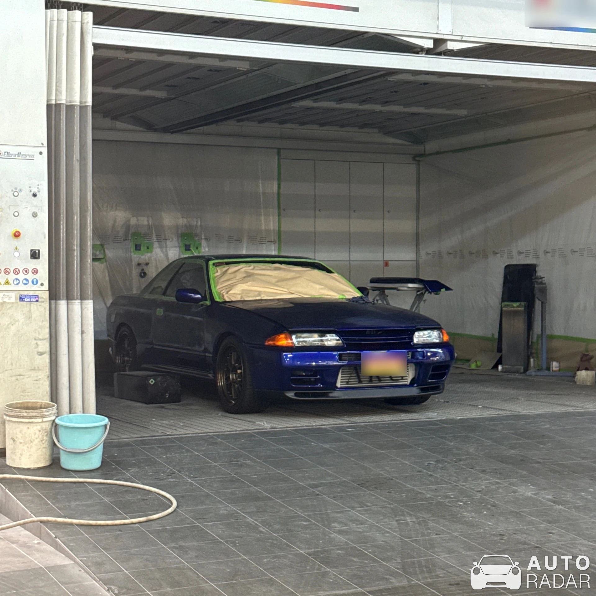 Nissan Skyline R32 GT-R spotted in Singapore