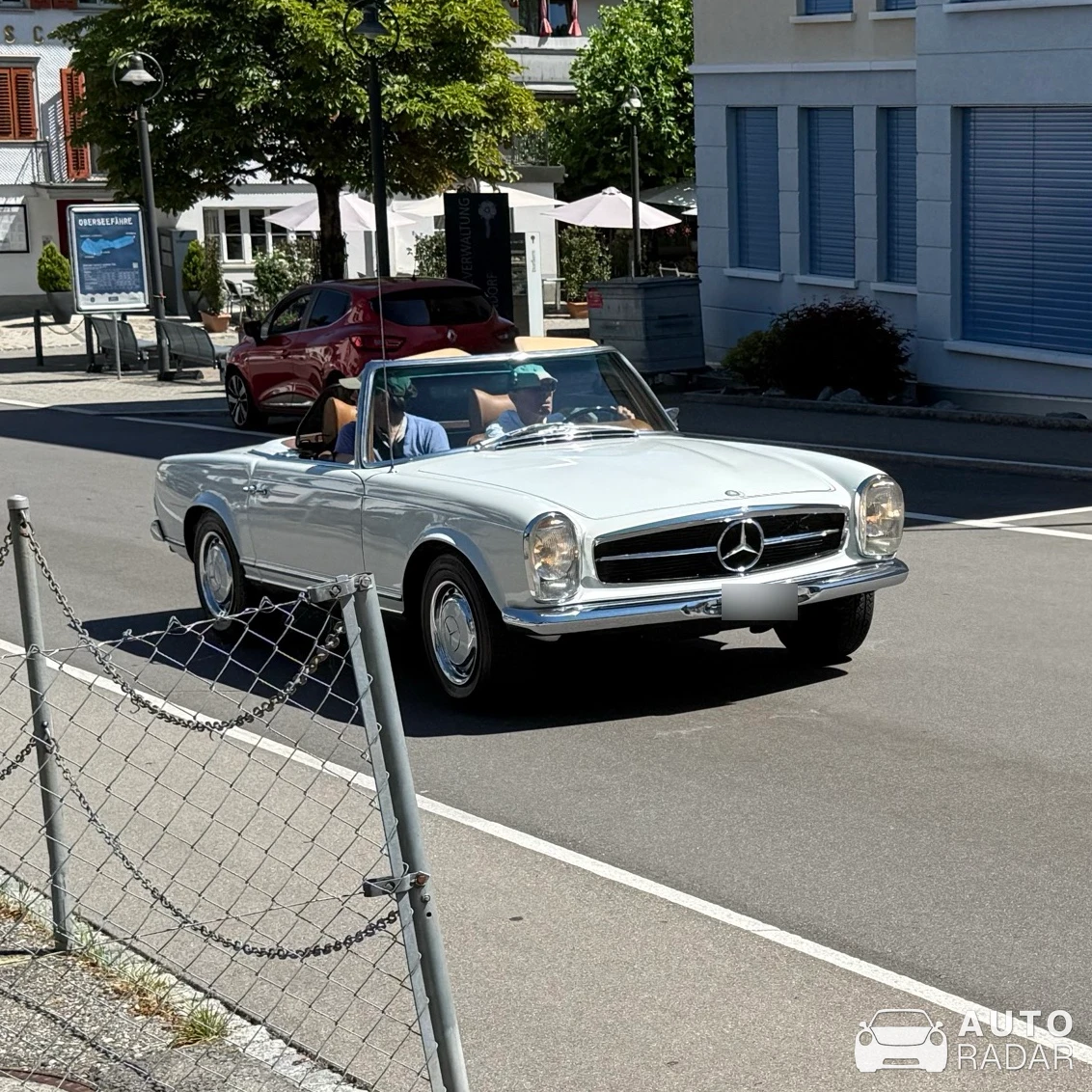 Mercedes-Benz 280SL W113 spotted in Altendorf