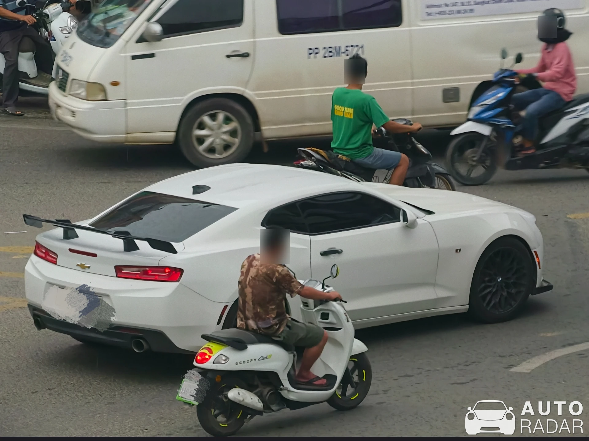 Chevrolet Camaro SS spotted in Phnom Penh