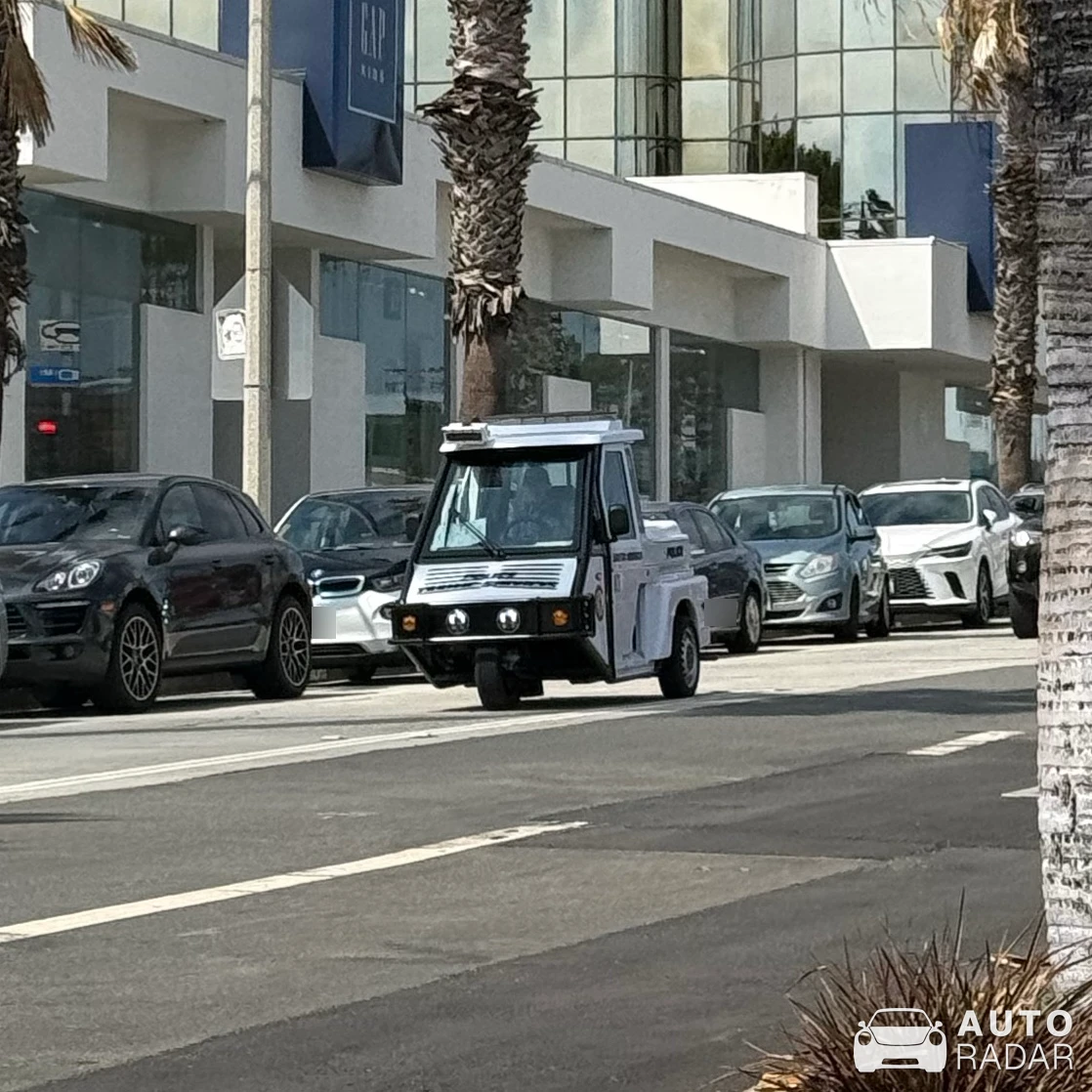 Reliant Robin MkI spotted in Santa Monica