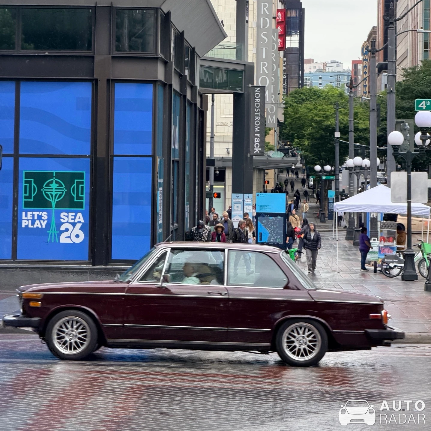 BMW 2002 spotted in Seattle