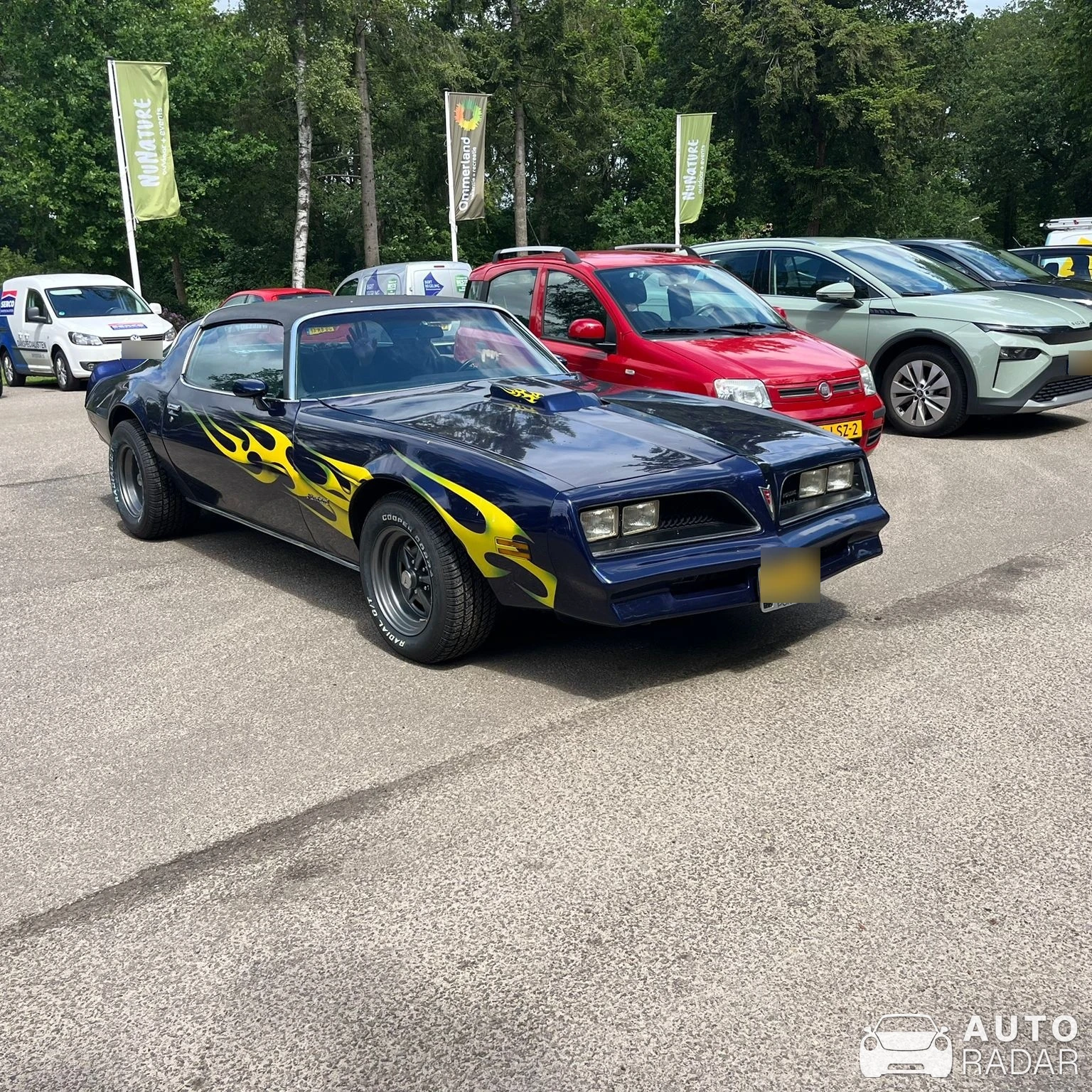 Pontiac Firebird Formula 400 spotted in Nuland