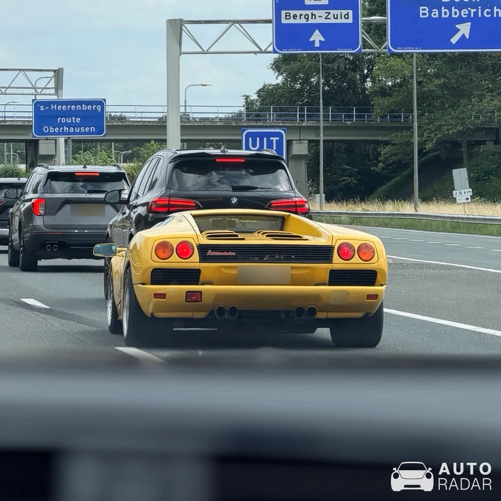 Lamborghini Diablo VT spotted in Babberich