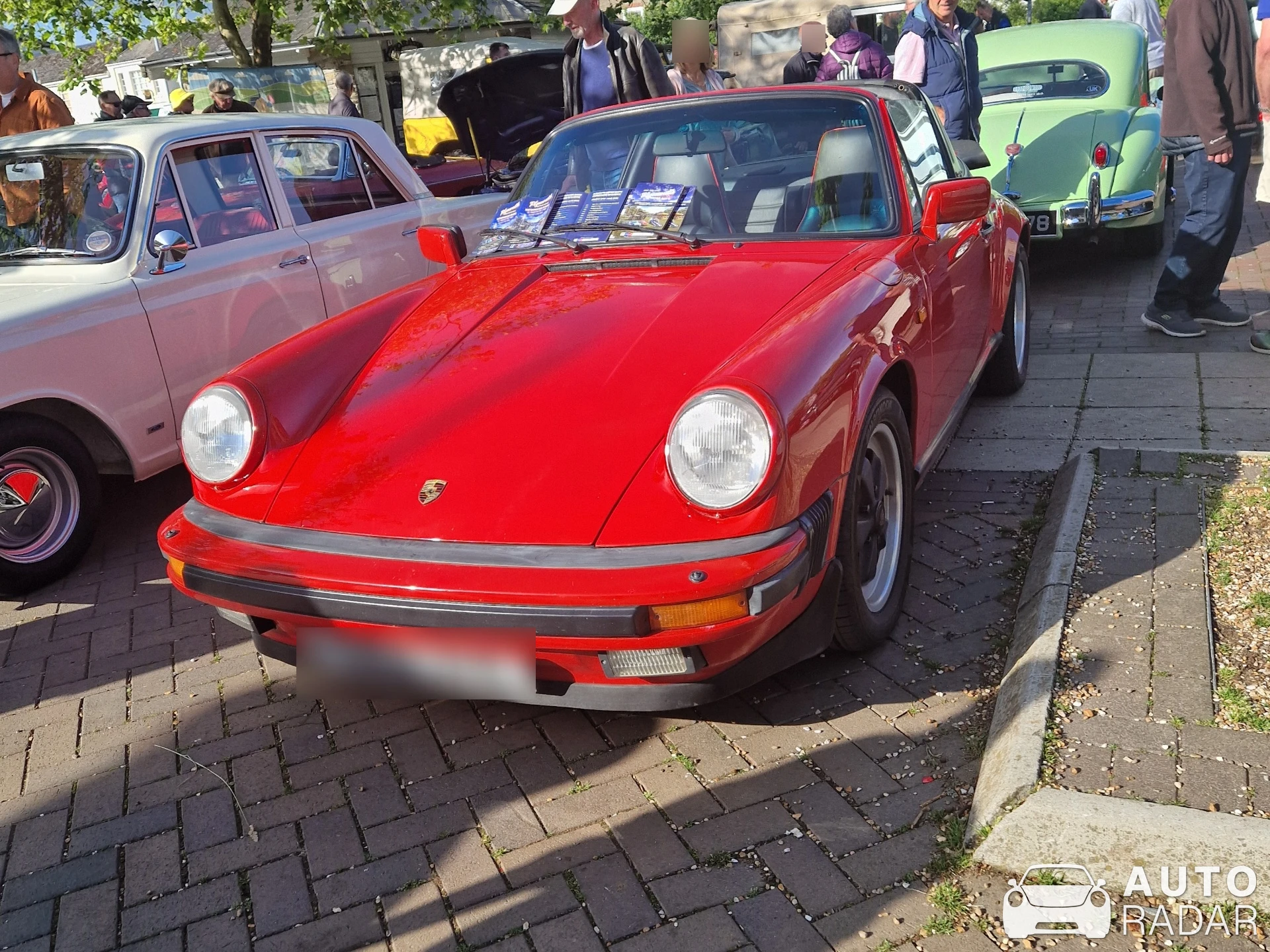Porsche 911 Carrera 3.2 Targa spotted in Kingsbridge