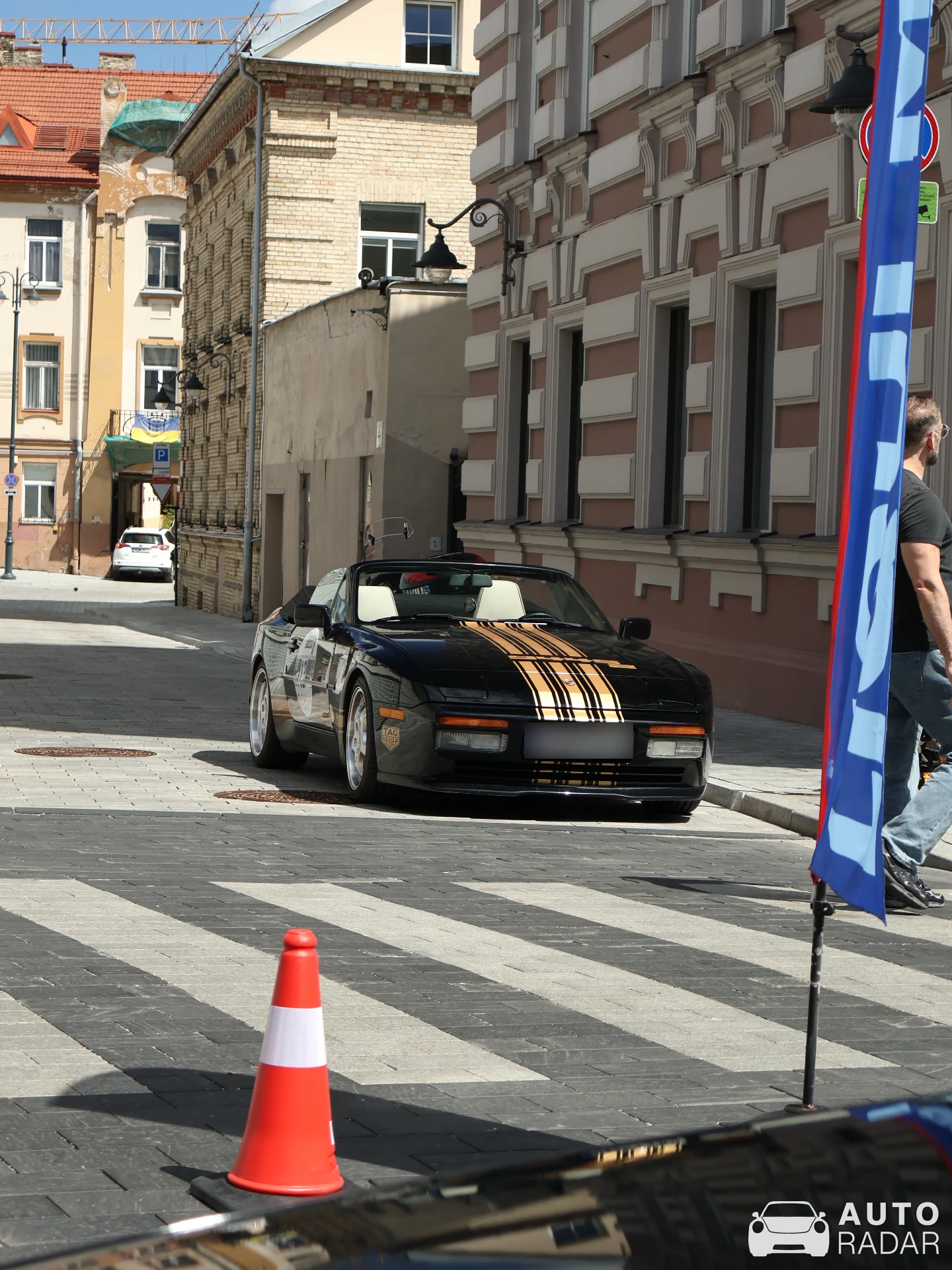Porsche 944 S2 Cabriolet spotted in Vilnius