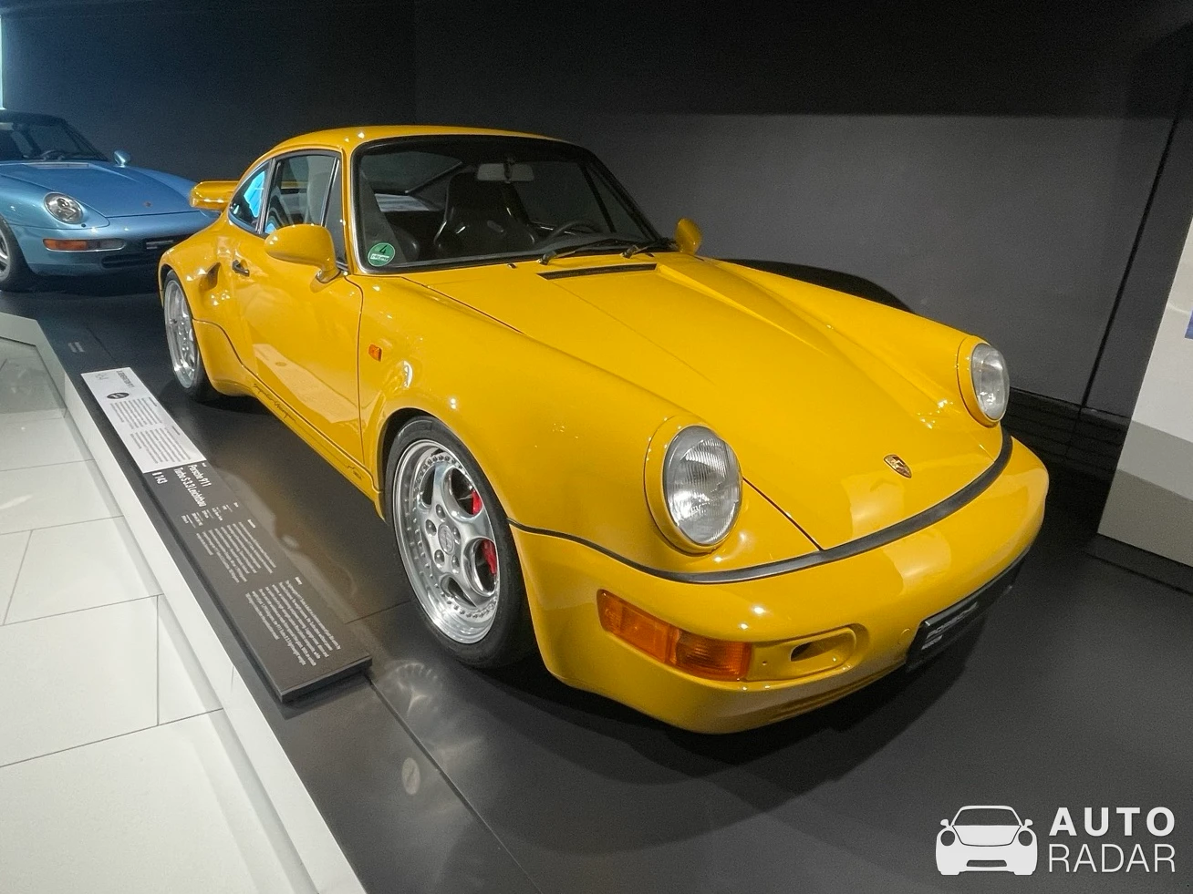 Porsche 911 Turbo 3.3 spotted in Stuttgart