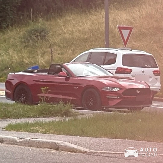 Ford Mustang GT Convertible spotted in Demi-Quartier
