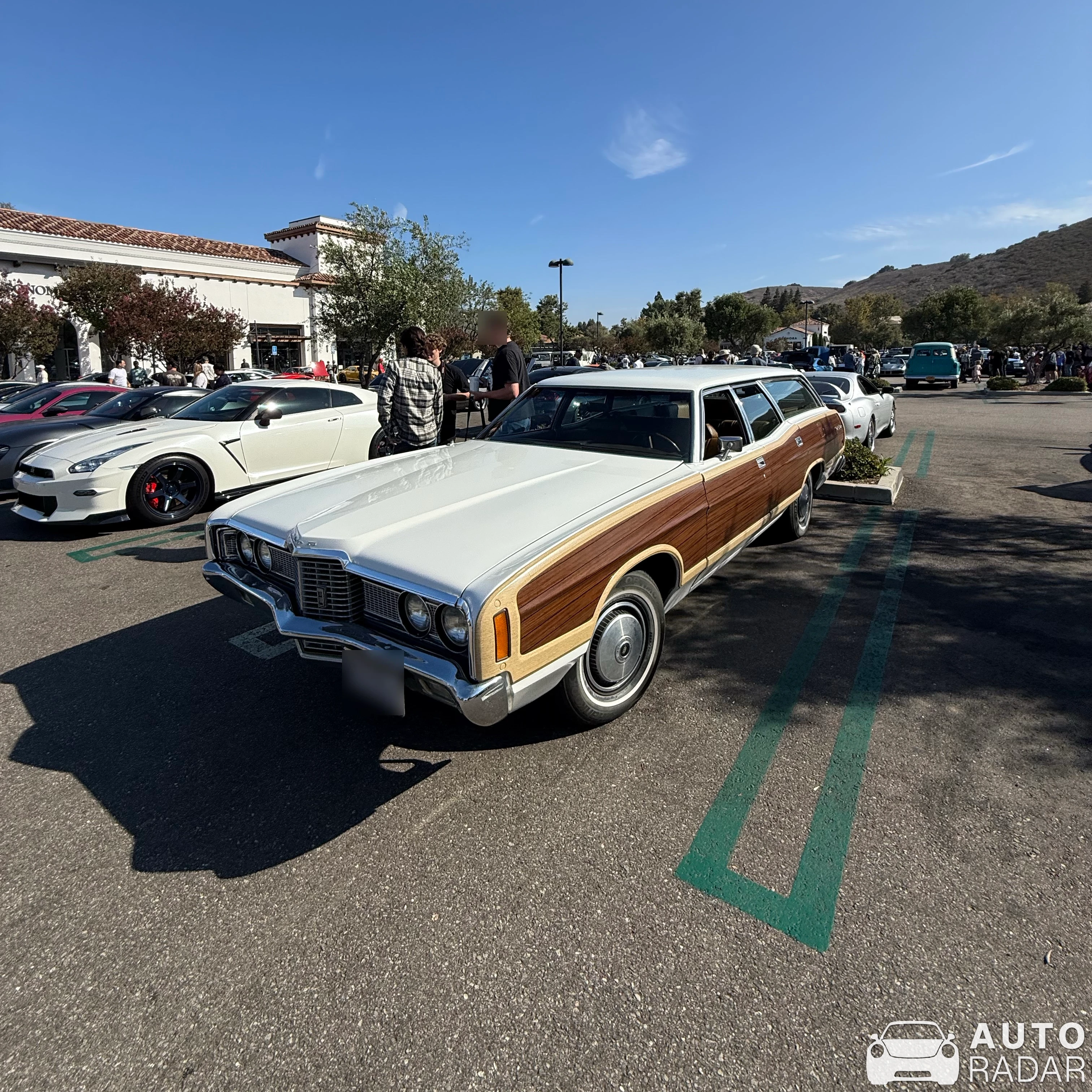 Ford Country Squire spotted in Thousand Oaks