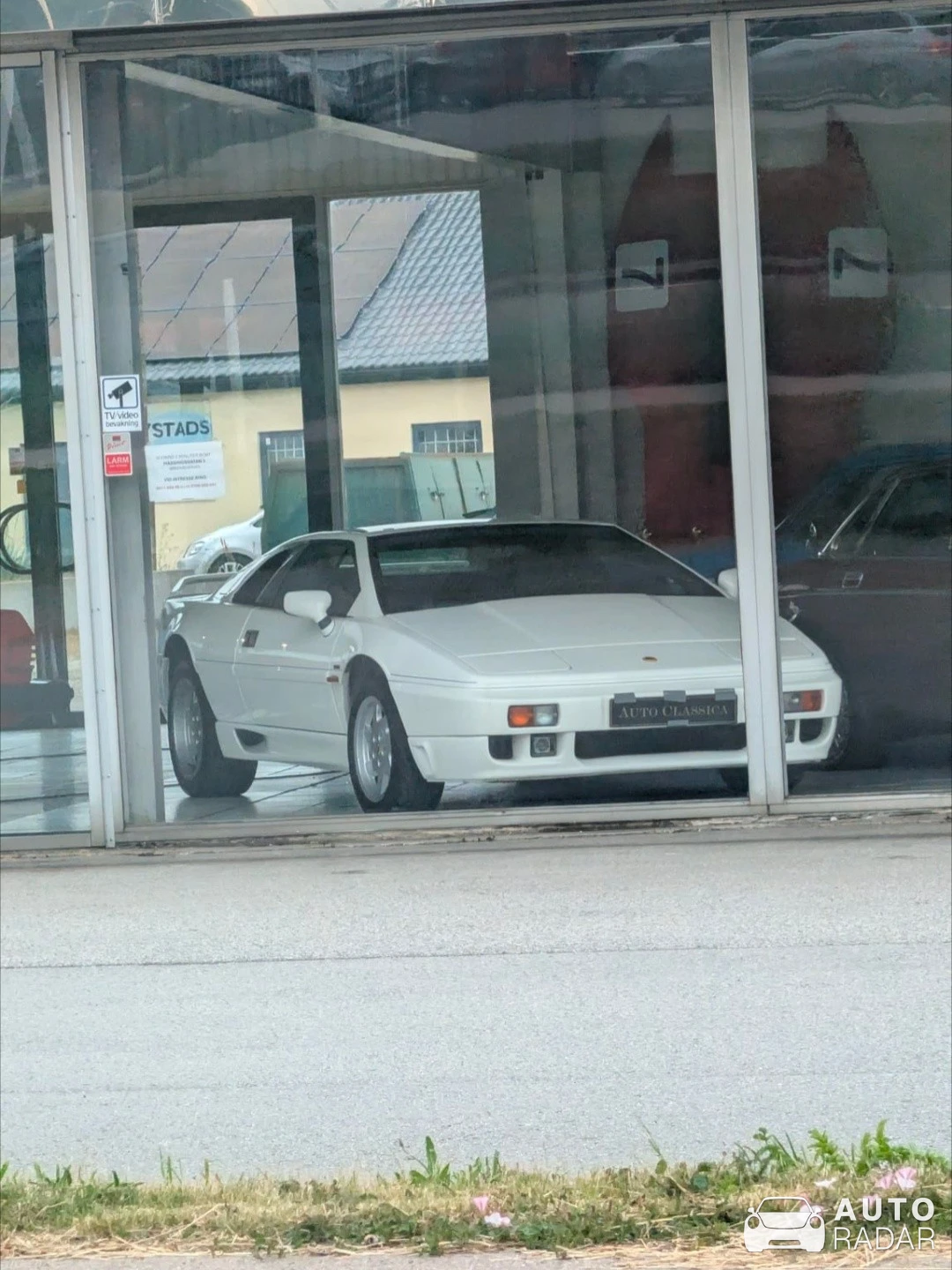 Lotus Esprit Turbo SE spotted in Ystad
