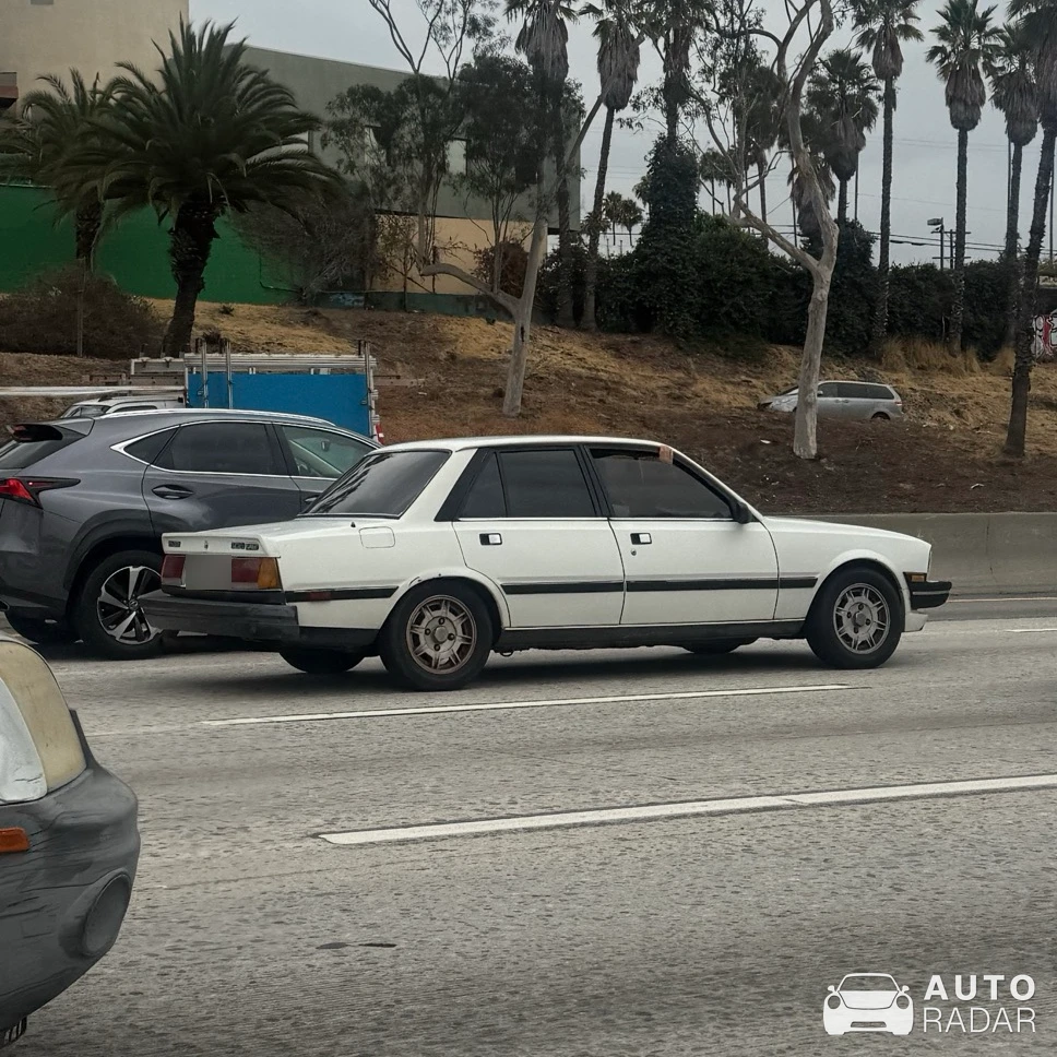 Peugeot 505 spotted in Los Angeles