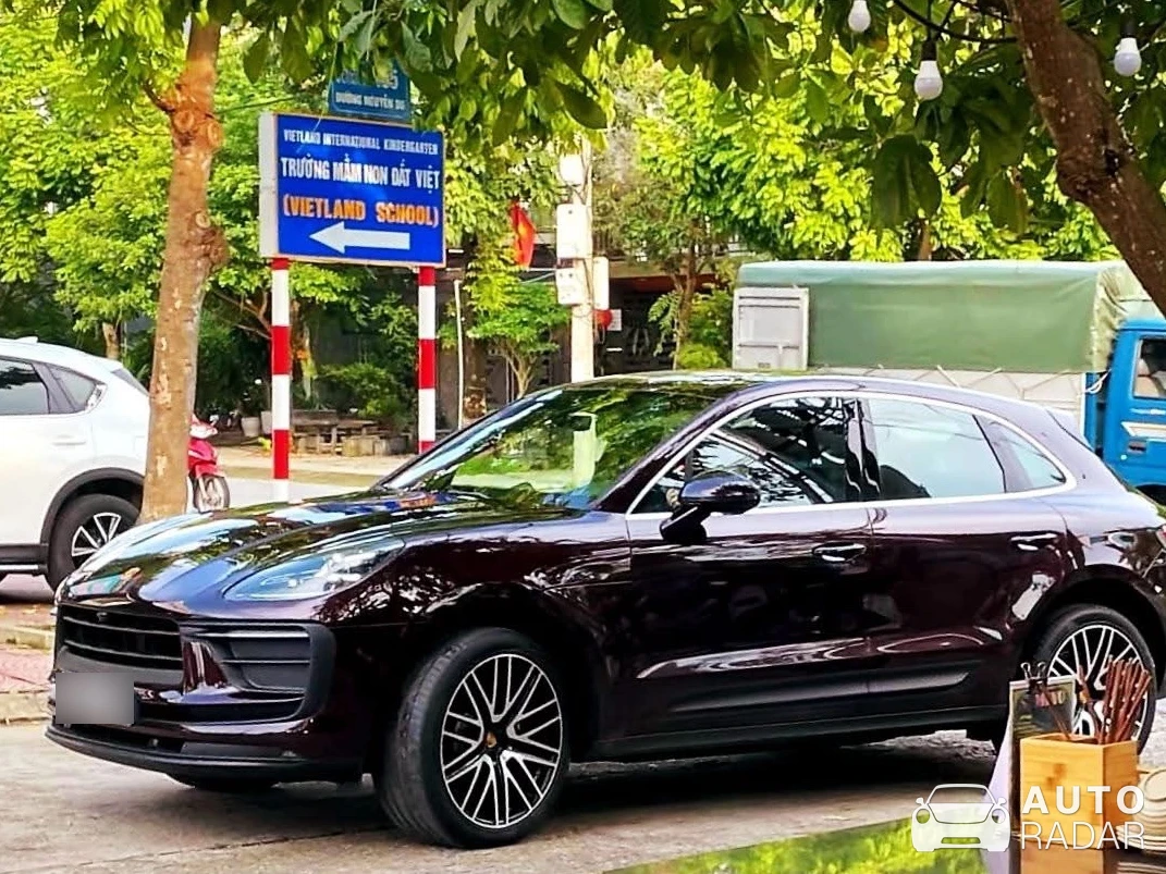 Porsche Macan spotted in Vĩnh Yên