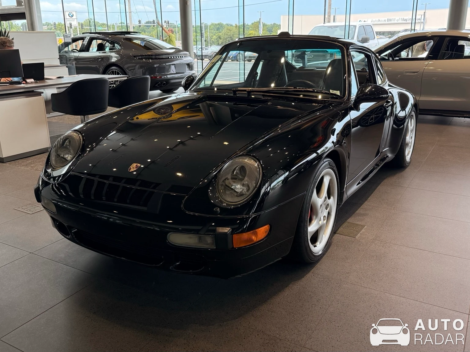 Porsche 993 Carrera 4S spotted in Maplewood