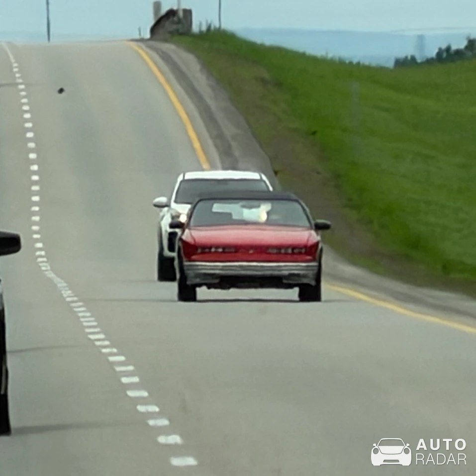 Chrysler LeBaron spotted in Lavaltrie