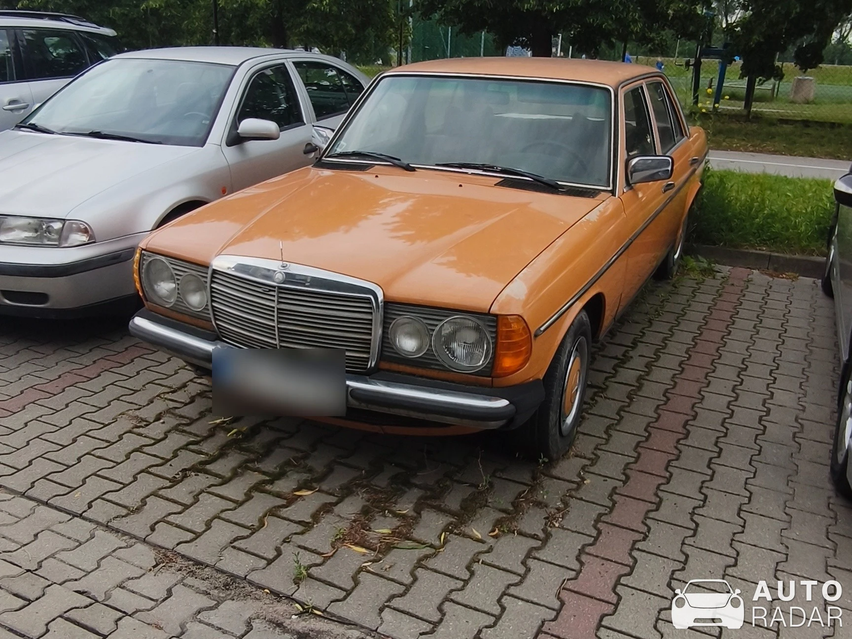 Mercedes-Benz W123 spotted in Kutno