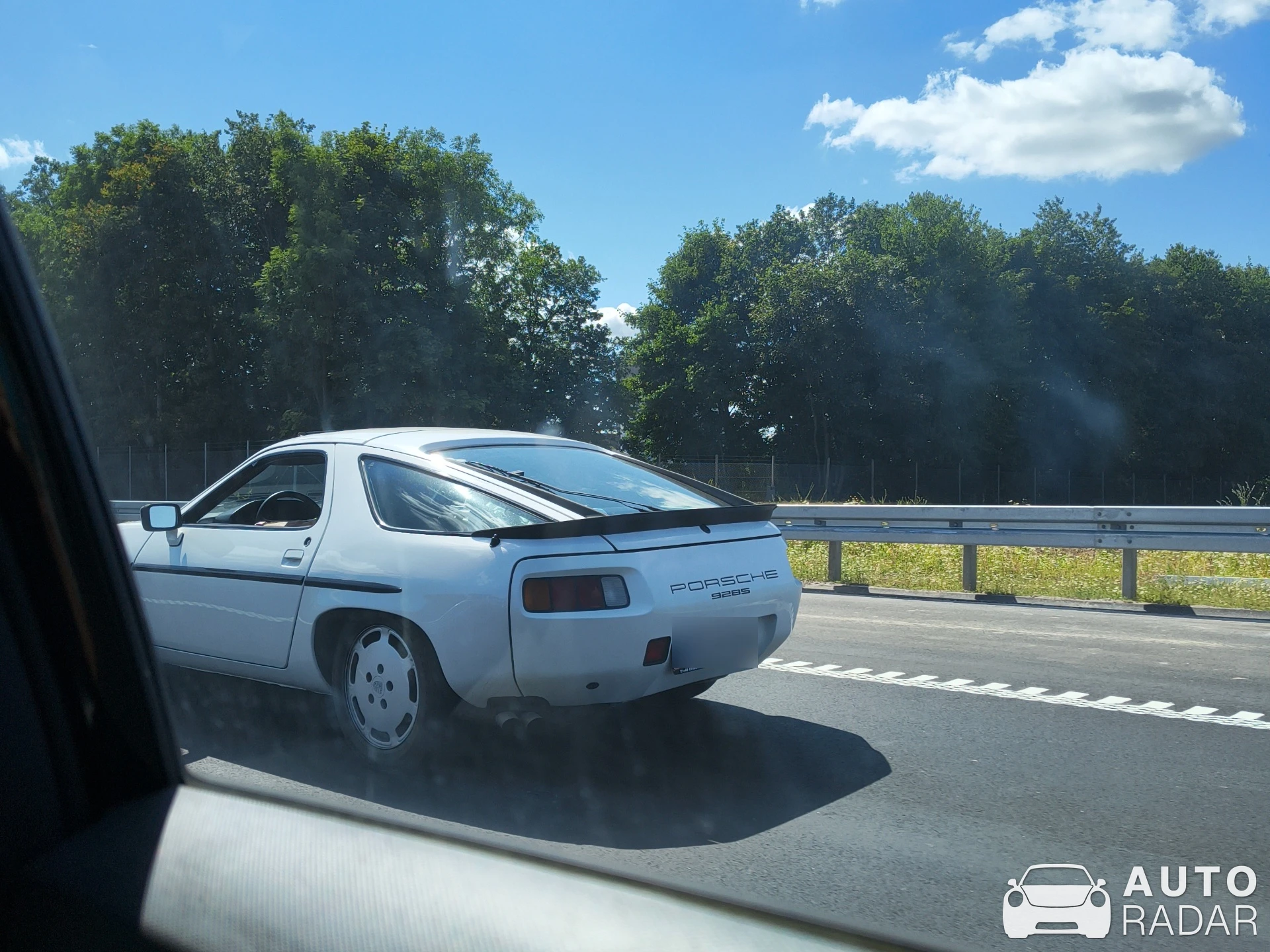 Porsche 928 spotted in Løsning