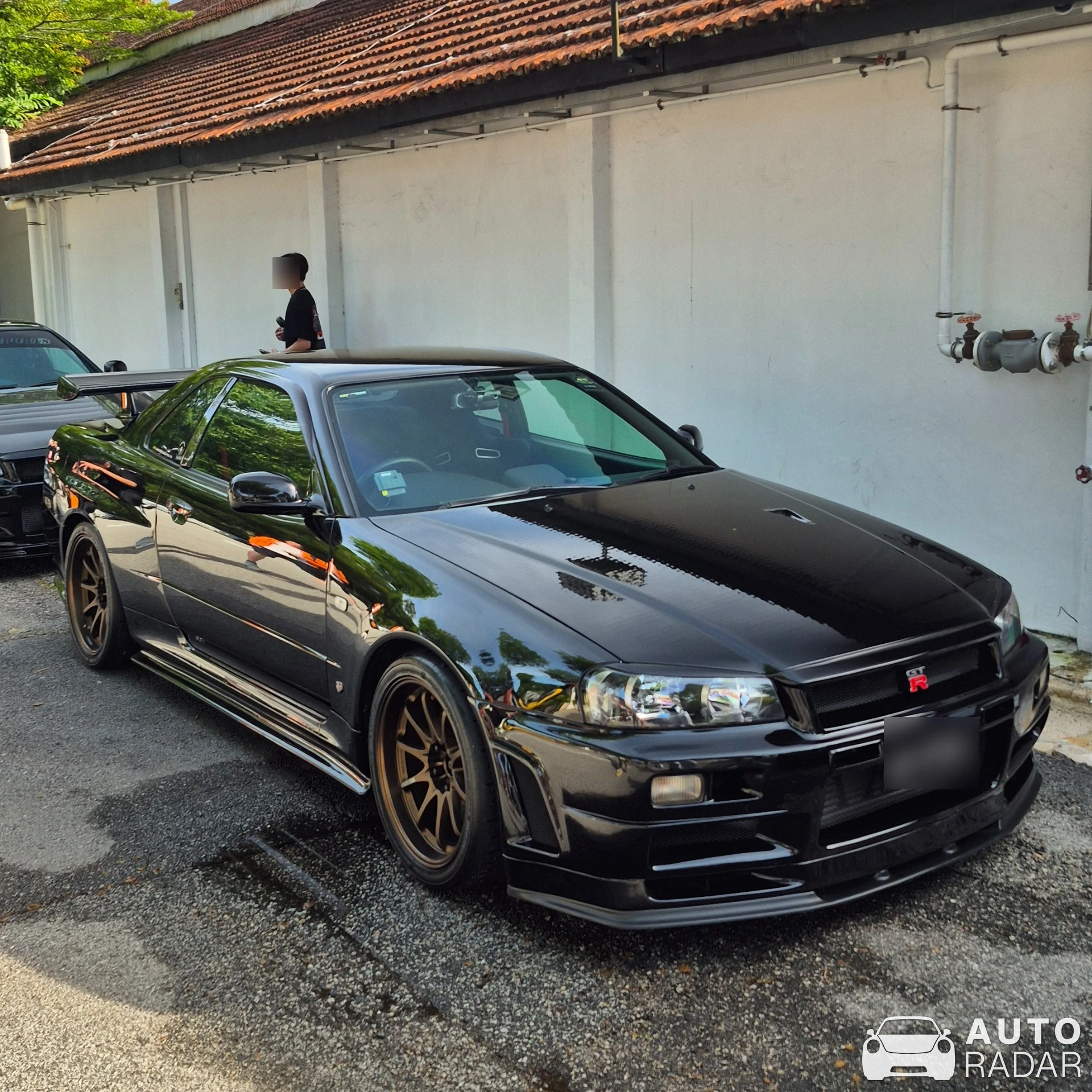 Nissan Skyline R34 GT-R V-Spec II spotted in Singapore