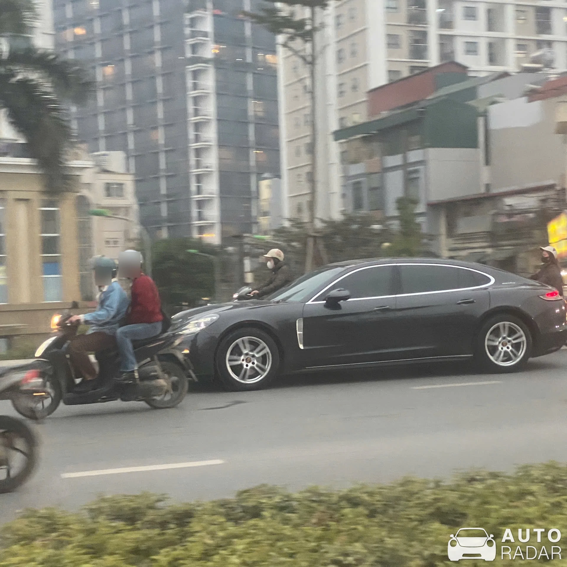 Porsche 971 Panamera S spotted in Hanoi