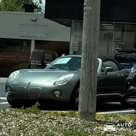 Pontiac Solstice spotted in Brunswick