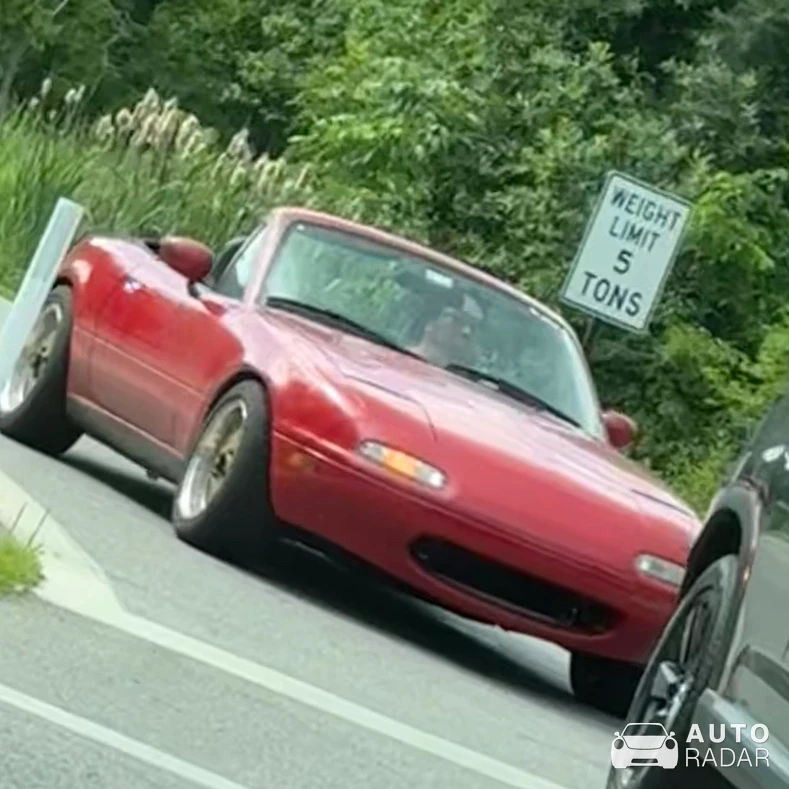 Mazda MX-5 NA spotted in Strongsville