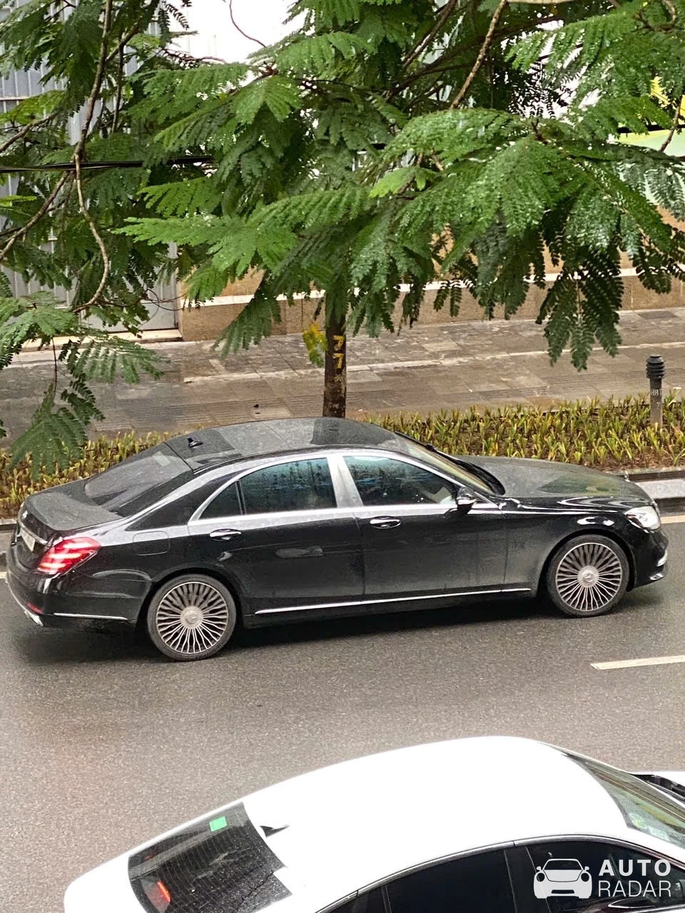 Mercedes-Benz S 63 AMG V222 spotted in Hanoi
