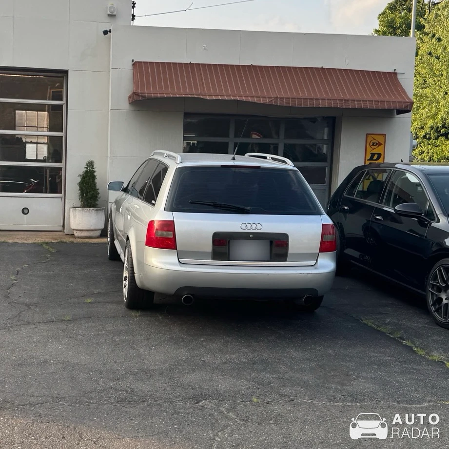 Audi RS6 Avant C5 spotted in Flemington