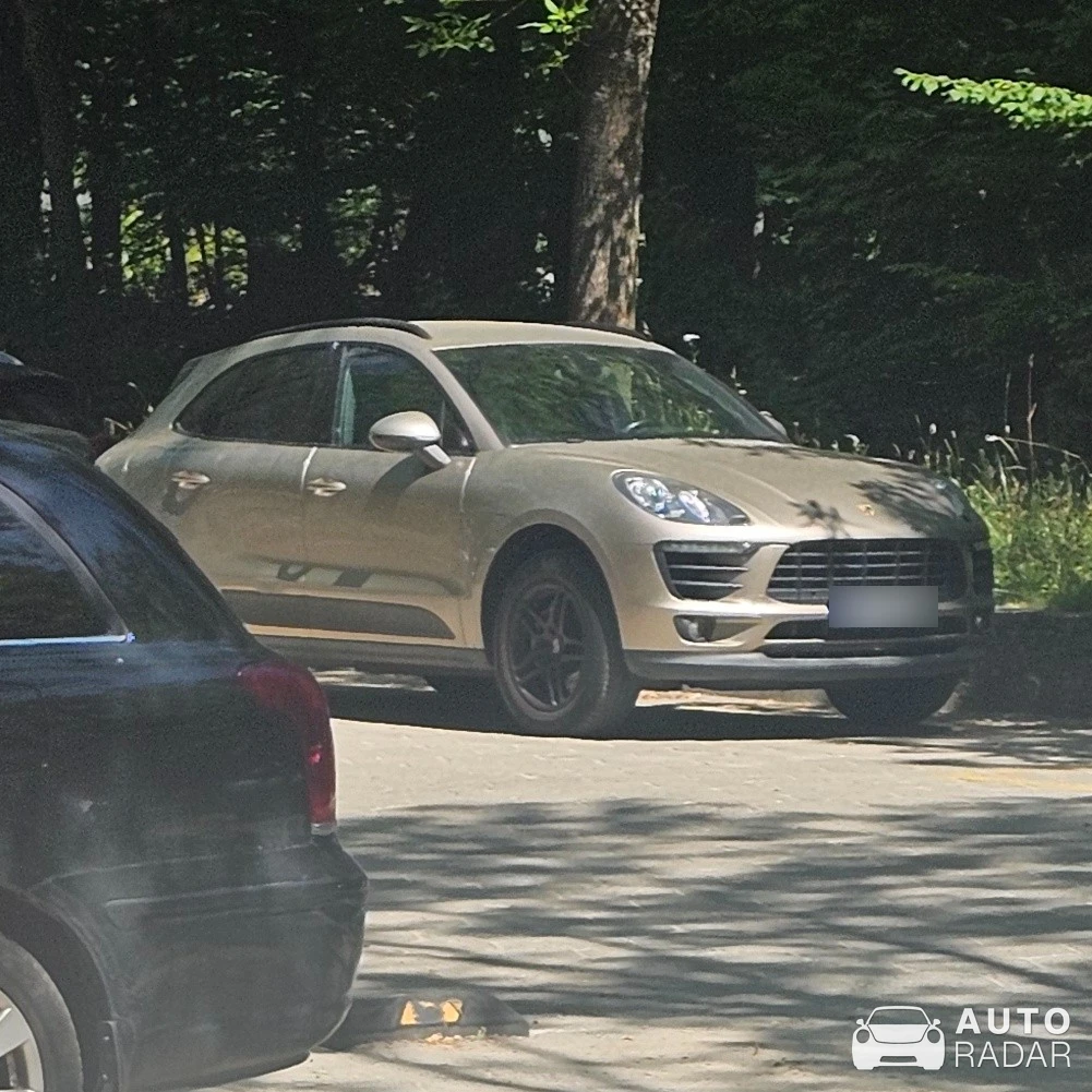 Porsche Macan spotted in Pabianice