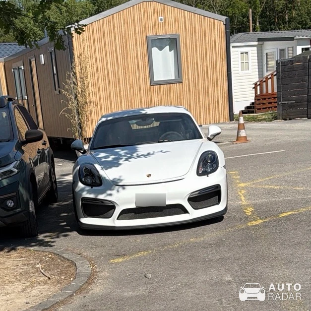 Porsche 981 Cayman GT4 spotted in Neuchâtel
