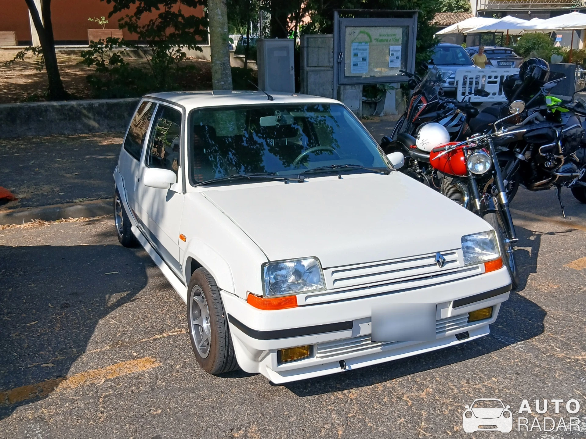 Renault 5 Turbo spotted in Felino