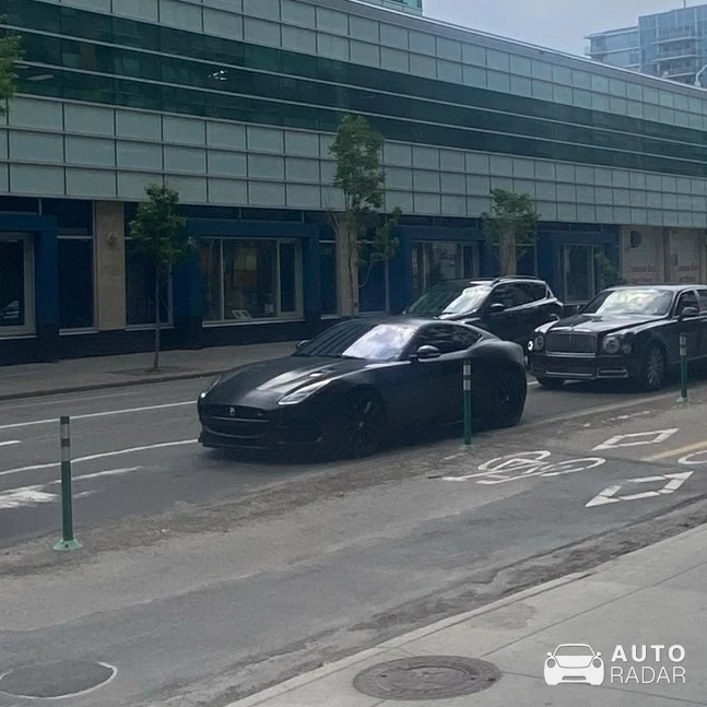 Jaguar F-Type R Coupé 2017 spotted in Calgary