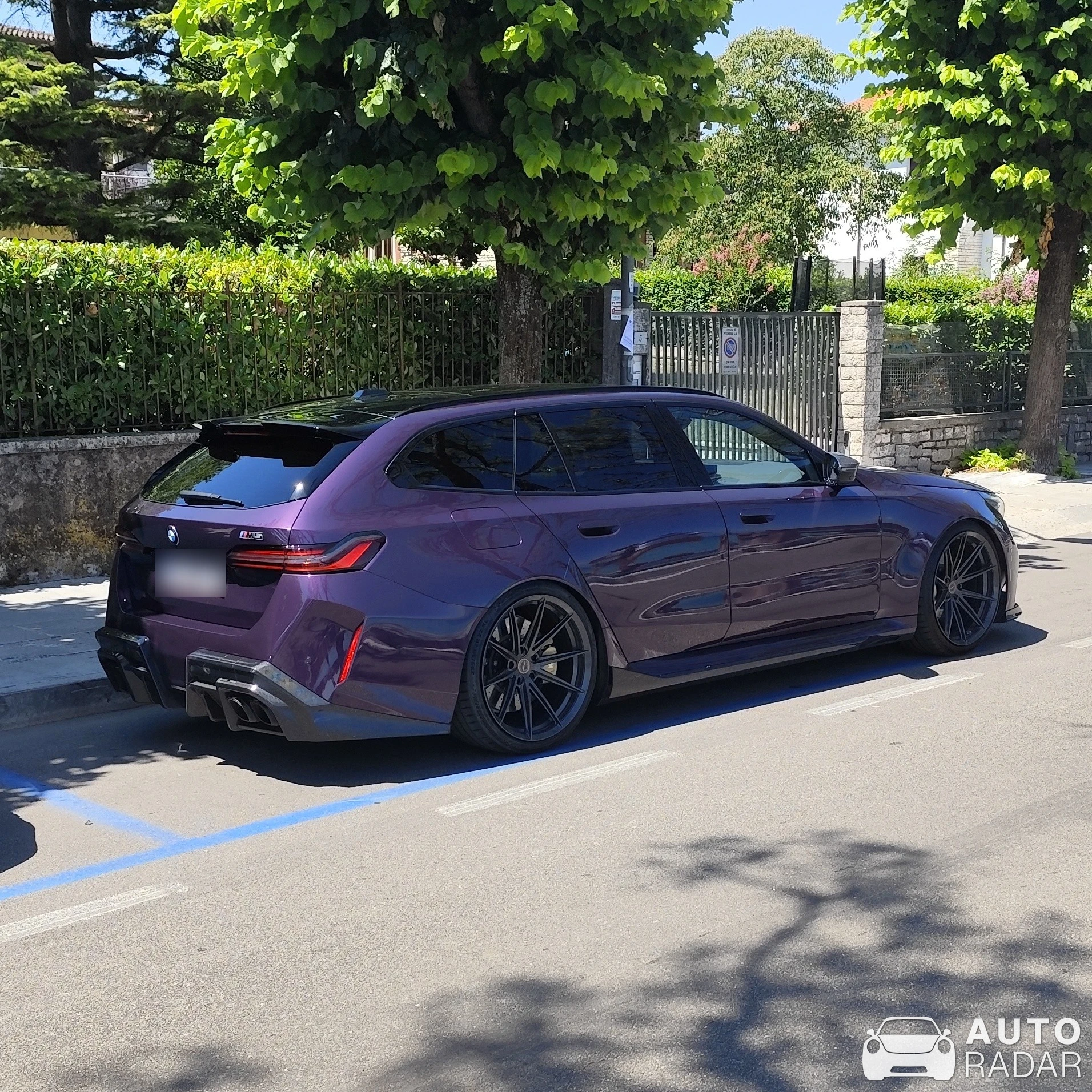 BMW M5 G99 Touring spotted in Peschiera del Garda