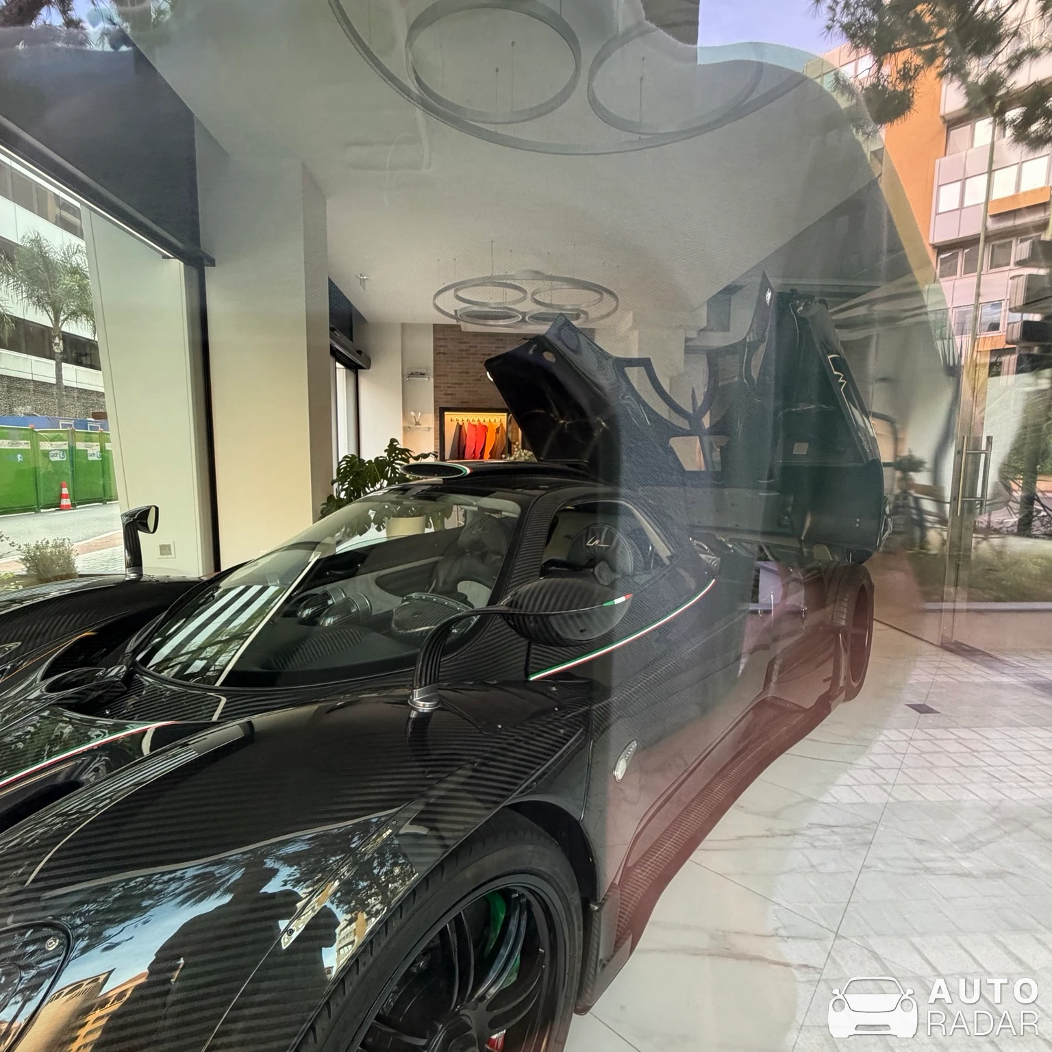 Pagani Zonda LM spotted in Mónaco